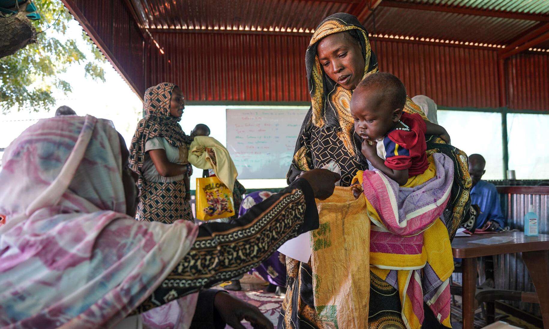 Displaced people at MSF's clinic in Zamzam camp, North Darfur, Sudan.