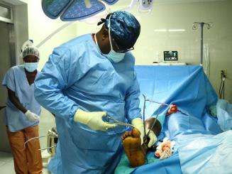 Haiti earthquake - surgery at Saint Antoine hospital, Jérémie