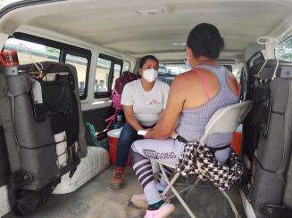 An MSF mobile clinic assists migrants at the Honduras-Nicaragua border