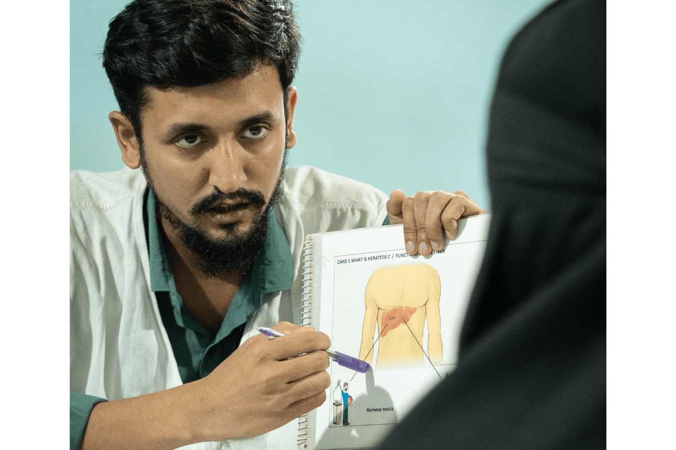 Taraqul Islam is a counselor educator working at MSF’s Jamtoli clinic at the Rohingya refugee camp in Ukhiya, Cox’sbazar, Bangladesh