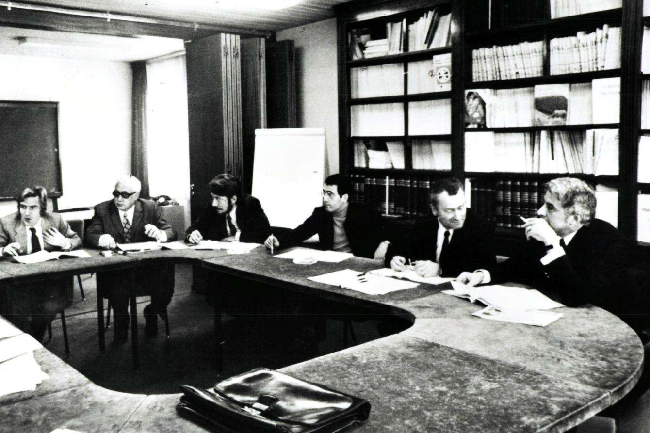 Signing of Médecins Sans Frontières' charter, in Paris.