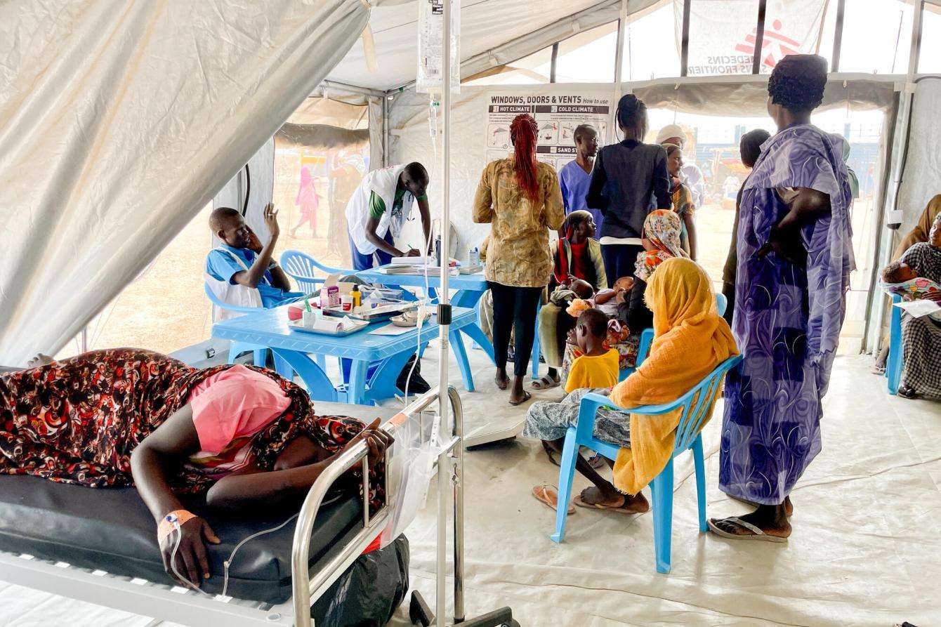 Patients waiting to be treated inside MSF tent at Joda border point, between South Sudan and Sudan.